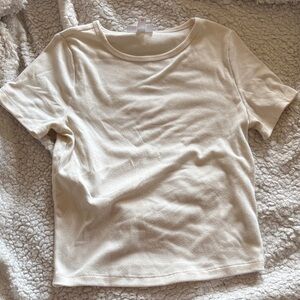 Colsie Cream Short Sleeve Crewneck Top